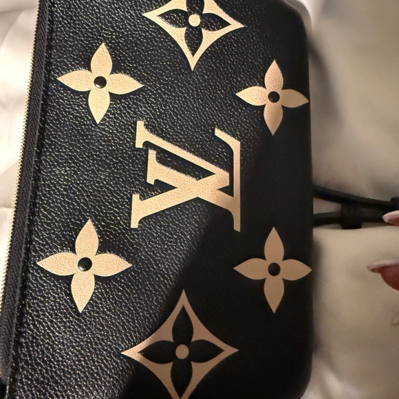 Pre-owned Louis Vuitton Empreinte Monogram Giant Double Zip Pochette Black Cream - Picture 9 of 12